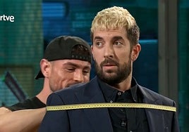 Un culturista analiza el cuerpo de David Broncano en 'La Revuelta': «Te falta de todo un poco, no solo de pecho»