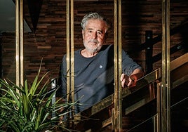 Carlos Iglesias: «Hubo una generación en España que vivió con el miedo pegado al cuerpo toda la vida: miedo al hambre, a la delación, a ser el rojo o el fascista del pueblo»