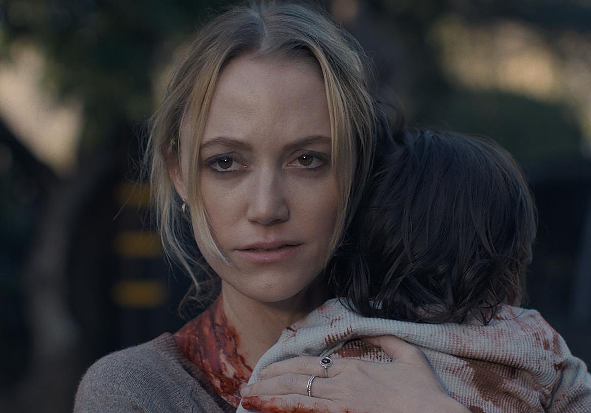 Maika Monroe interpretando a Polly Murphy en 'La mano que mece la cuna'