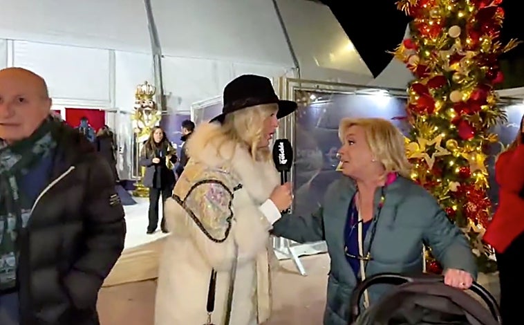 Imagen principal - Marta Riesco, reportera de 'No somos nadie', ha preguntado a Carmen Borrego por el despido de Alessandro Lecquio de Telecinco.