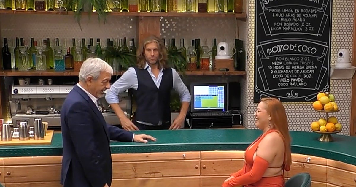 El dramático pasado sentimental de una soltera de 'First Dates' noquea a Carlos Sobera: «¿Pero qué me estás contando?»