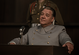 Crítica de 'Núremberg' (***): Russell Crowe se come a Göring, al psiquiatra y al fiscal