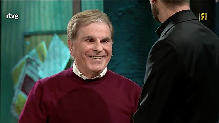 David Broncano da a elegir a Pedro Ruiz entre 'La Revuelta' y 'El Hormiguero' y su respuesta lo deja 'ko'