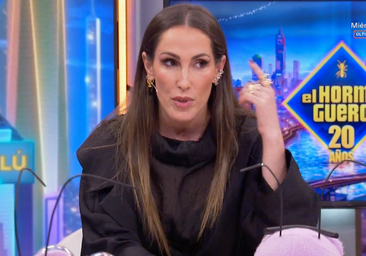 Malú relata el momento 'tierra trágame' que vivió en pleno concierto: «Digamos que estalló la chaqueta»