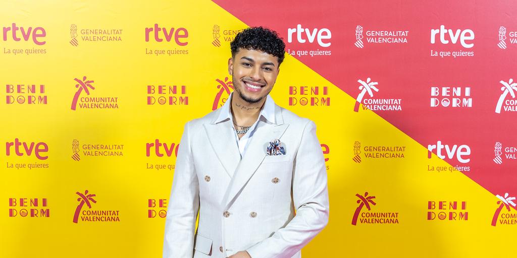 De 'La Voz Kids' a favorito del Benidorm Fest 2026: así seduce Kenneth al público