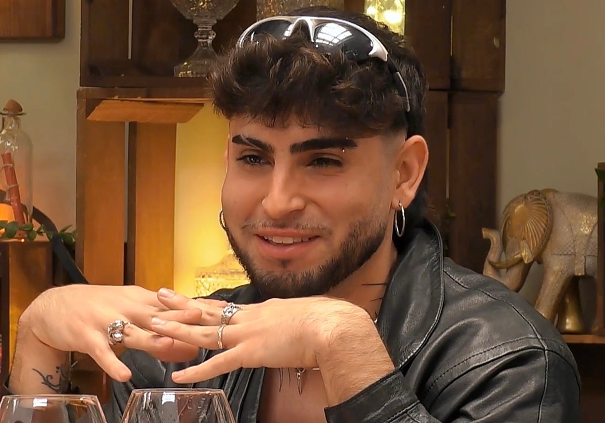 Un soltero se queda en 'shock' al escuchar las ideas políticas de su cita: « Soy de Vox»