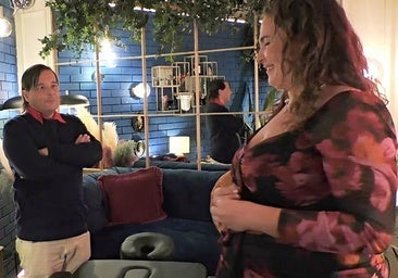 A una soltera le da grima lo que hace su cita en el reservado: «Me resulta muy violento»