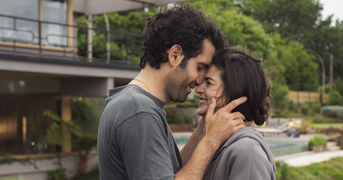 Acaba de llegar a Netflix y ya es la serie más vista: un thriller romántico protagonizado por Clara Lago y Tamar Novas