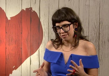 Pregunta a su cita sobre feminismo y su respuesta dinamita la cena