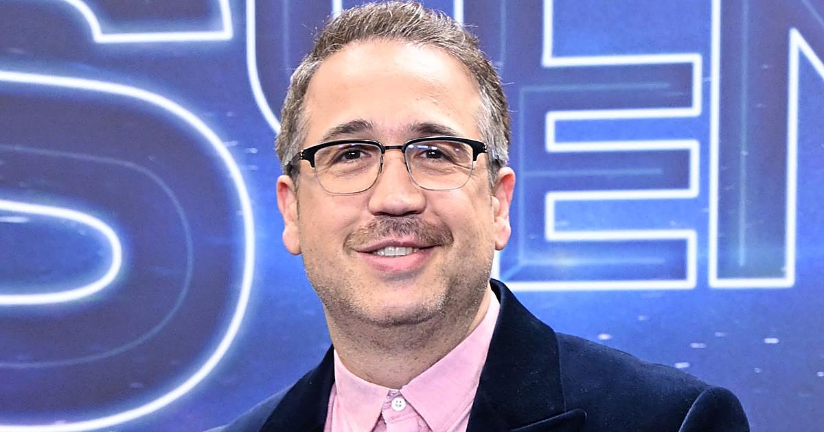 Quién es Aníbal Gómez, concursante de 'Tu cara me suena': su grupo musical con Carlos Areces, su trabajo en 'Torrente' y sus orígenes