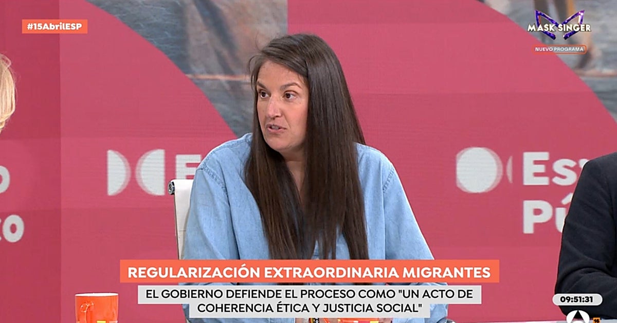 Una policía, convencida de qué va a pasar con el nuevo requisito de la regularización masiva de inmigrantes