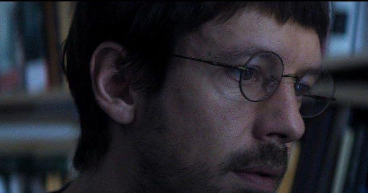 Crítica de 'Casi todo bien' (***): Un escritor bien adiestrado para el fracaso