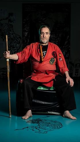 Imagen secundaria 2 - Mario Padilla muestra su repertorio sobre el tatami.