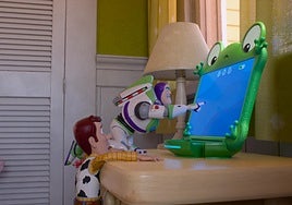 Crítica de 'Toy Story 5' (****): La fortaleza del trapo y el chisme contra la amenaza digital