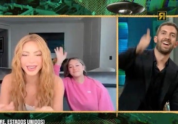 Una espontánea aparición irrumpe en la videollamada de Shakira con Broncano: «¡Te vas a hacer famosa en España!»