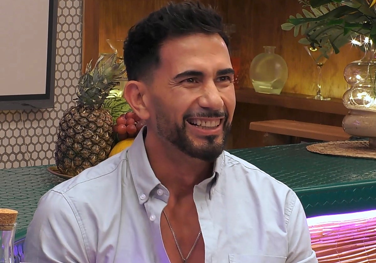 El soltero de la cita más desastrosa regresa a 'First Dates' y protagoniza un tórrido momento en el jacuzzi