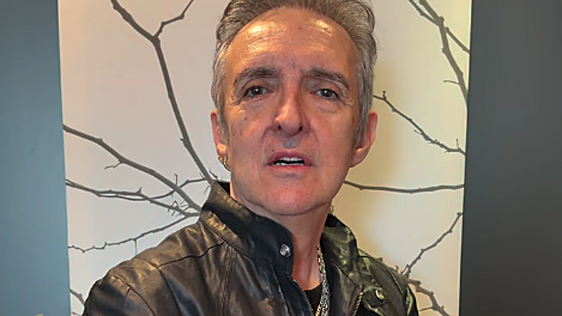 Ramoncín ve cómo abuchean a Miguel Ríos en un concierto al dar su opinión sobre Palestina y es contundente: «Netanyahu me parece muy malo»