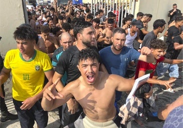 Vicente Vallés: «Las autoridades de Marruecos han consentido una vez más el asalto de miles de personas a la frontera española en Ceuta. La avalancha humana continúa»