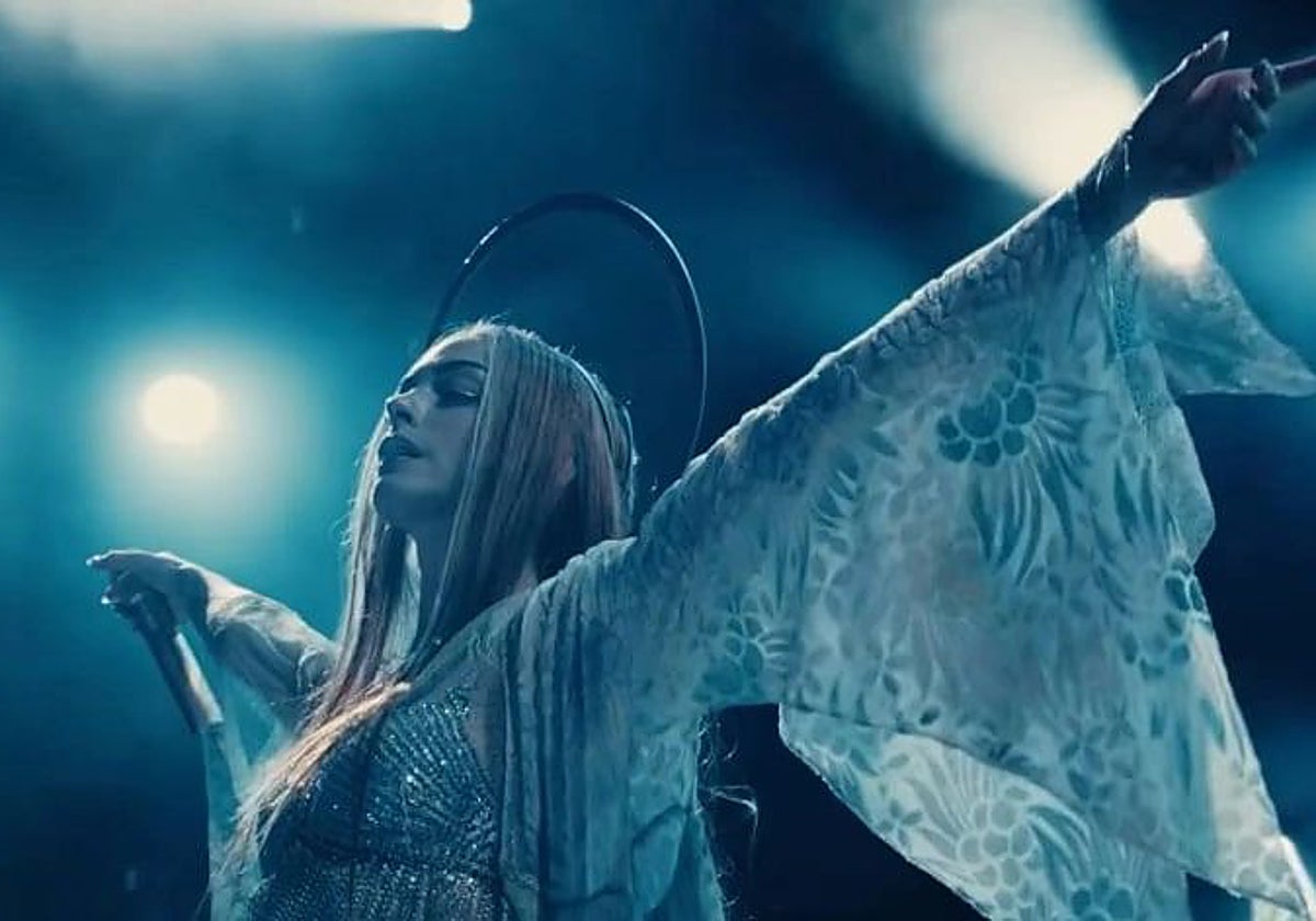 La religión del pop: cómo Taylor Swift inspiró la nueva película de Anne Hathaway
