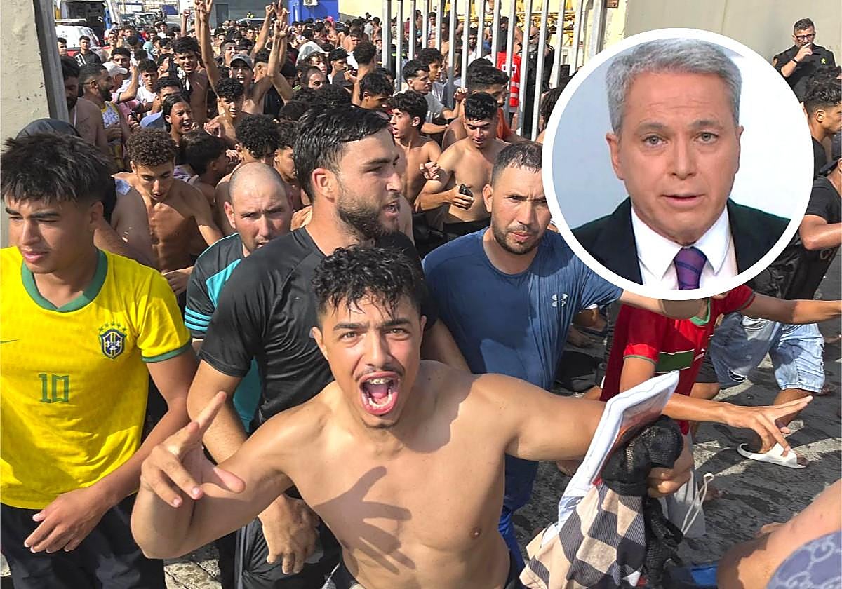 Vista de la entrada ilegal a nado en Ceuta de migrantes marroquíes y argelinos este jueves y el periodista Vicente Vallés
