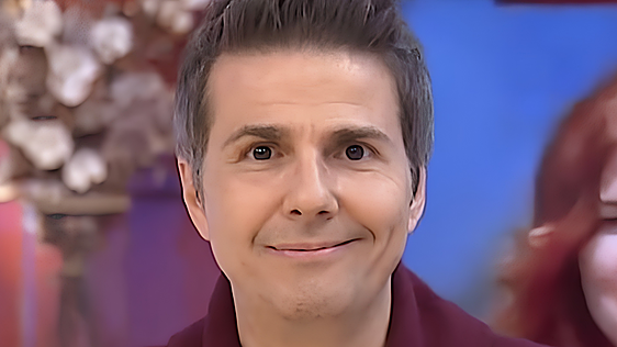 Fernando Díaz de la Guardia, tras su vuelta a Canal Sur: «Las secuelas de la parálisis facial ya no me impiden desempeñar mi trabajo, al contrario, me motivan el doble»