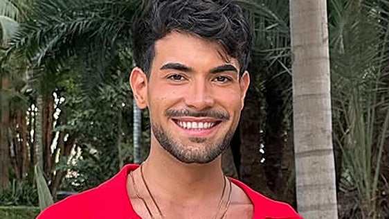 Quién es Brian Pérez, el nuevo azafato de 'La Ruleta de la Suerte': así es el sustituto de Laura Moure en el programa de Antena 3