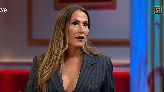 Malú bate el récord de una de las 'Preguntas Clásicas' y deja alucinado a Broncano: «Todo el rato»