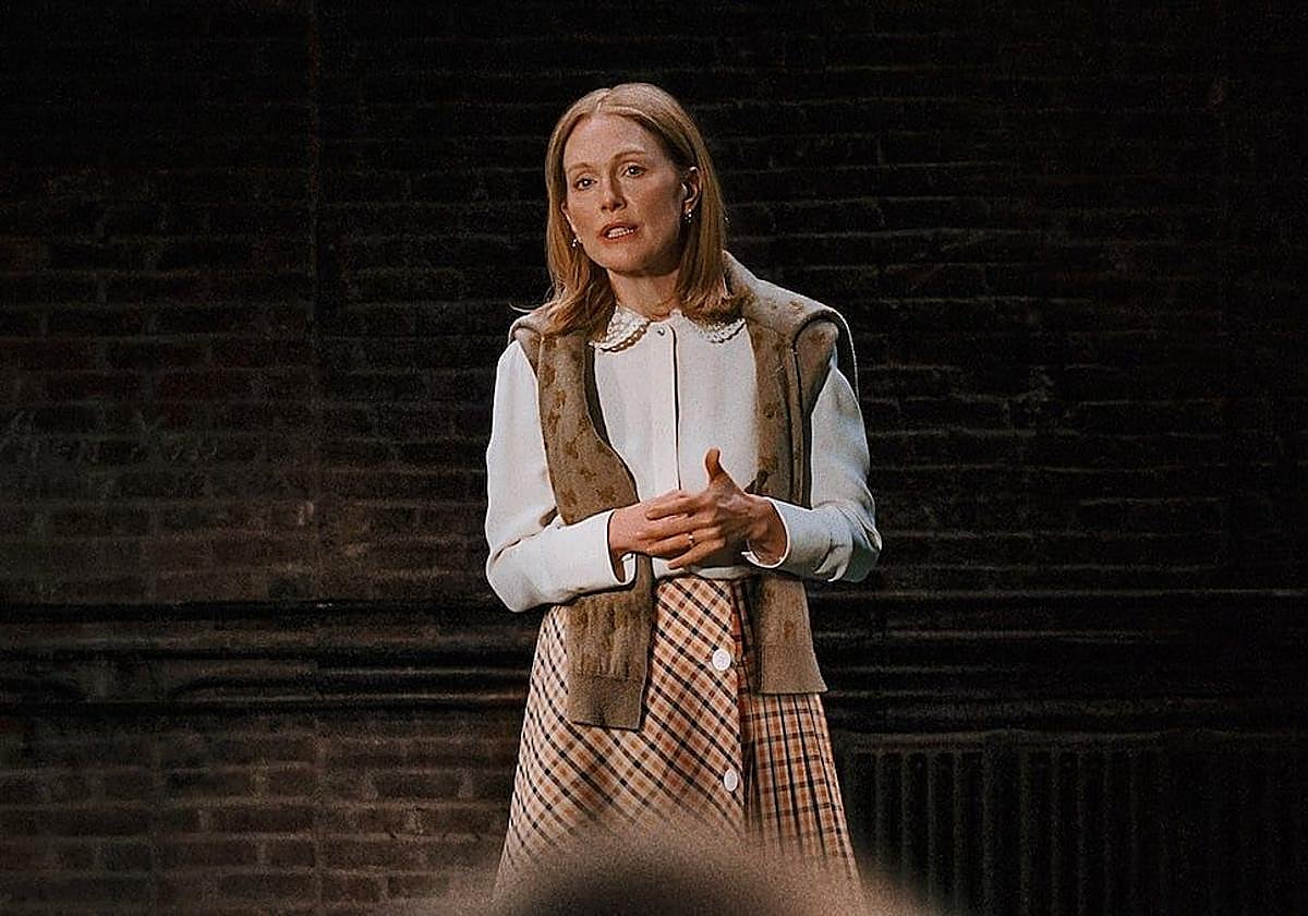 Julianne Moore, gran pareja de baile para el día de Brad Pitt