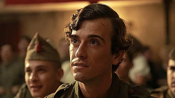 Alejandro Amenábar ve 'La bola negra', la nueva película de los Javis, y solo necesita una palabra para sentenciarla: «Es muy difícil»