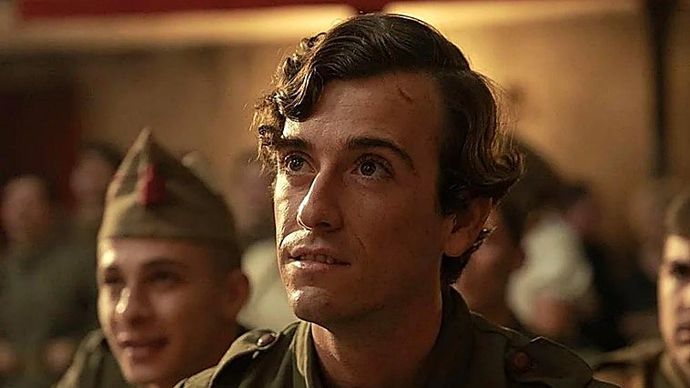 Alejandro Amenábar ve 'La bola negra', la nueva película de los Javis, y solo necesita una palabra para sentenciarla: «Es muy difícil»
