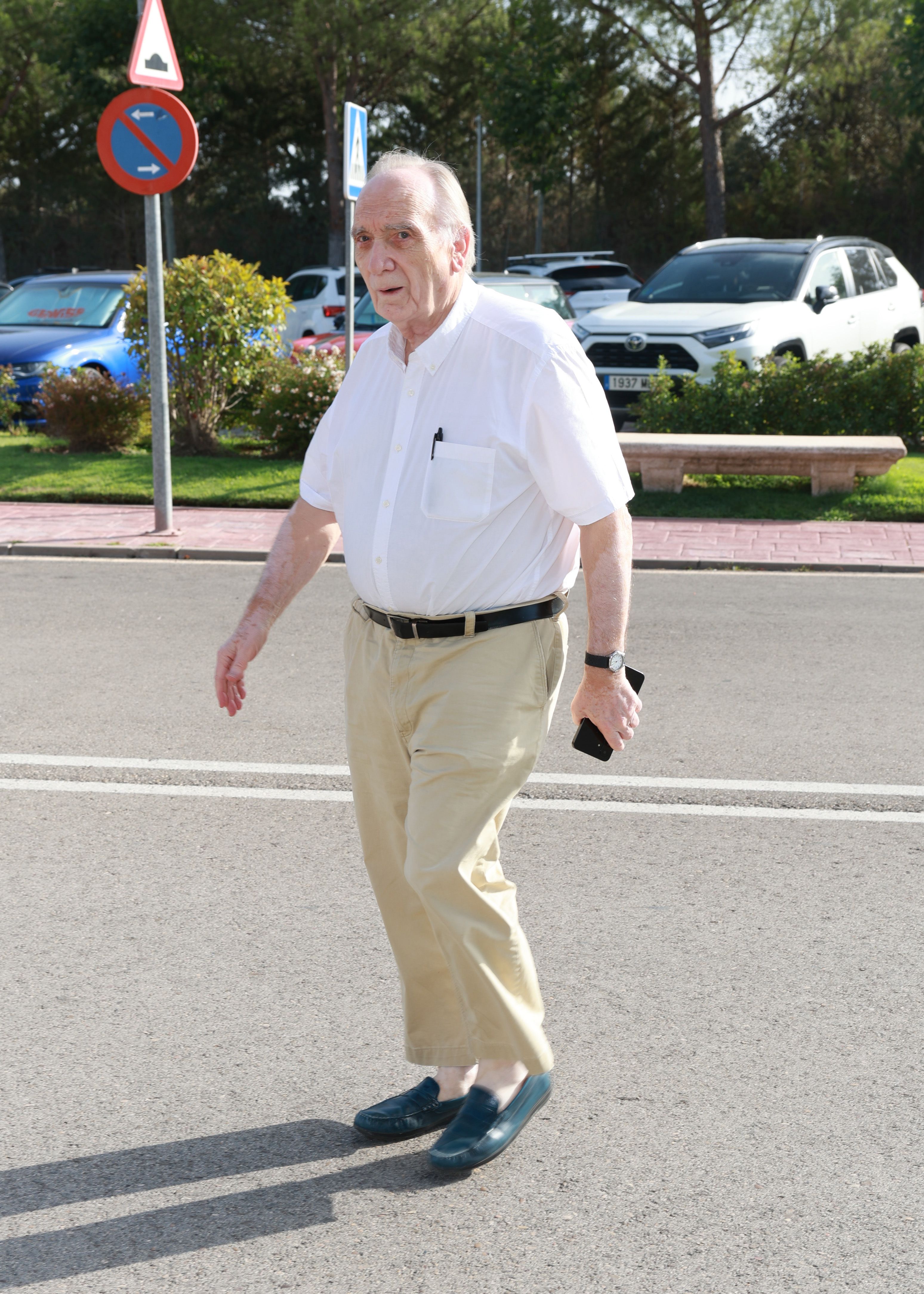 Fernando Méndez Leite asiste a mostrar su último cariño a Verónica Echegui.