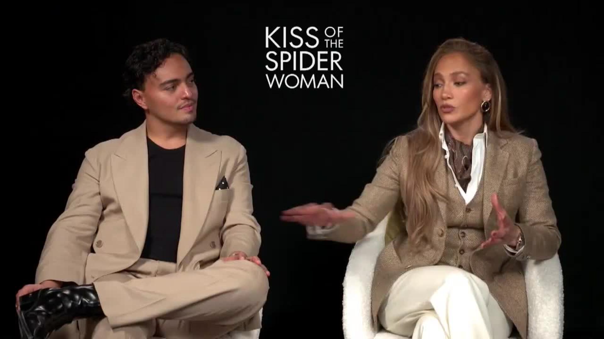 JLo: &#039;Kiss of the Spider Woman&#039; grita por los latinos y queers &quot;que están siendo atacados&quot;