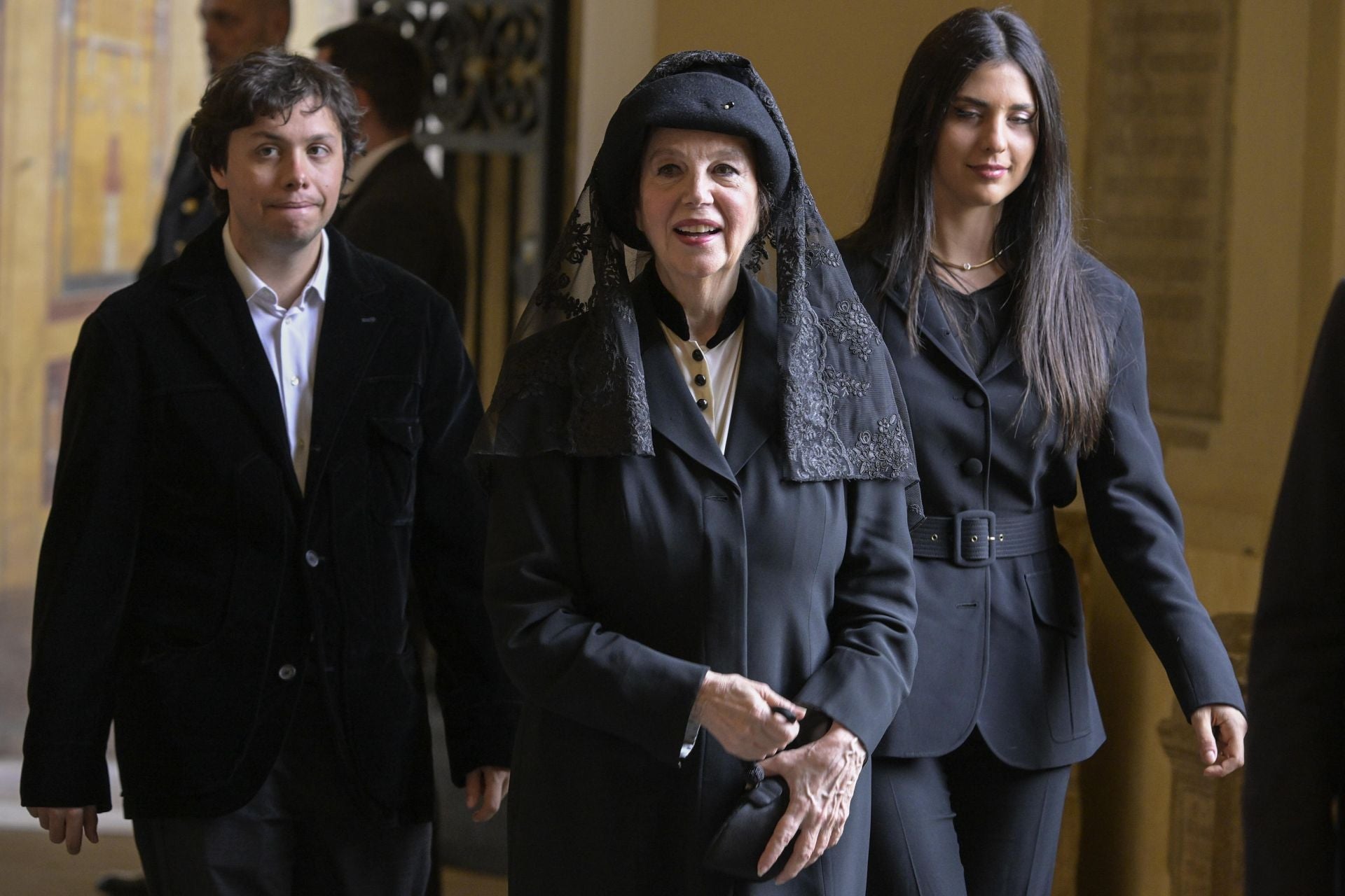 La actriz italiana Stefania Sandrelli tras la audiencia del Papa León XIV