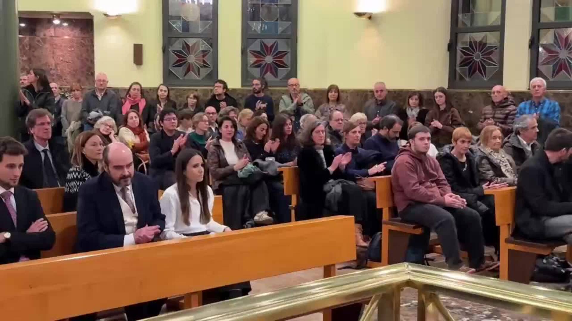 Decenas de personas asisten al homenaje póstumo José Luis Cienfuegos