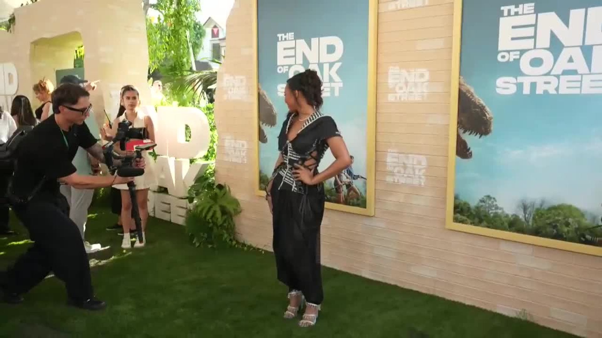 Estreno de The End of Oak Street en los estudios Warner Bros