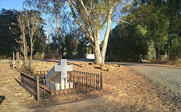 Este bonito homenaje al poeta sevillano se encuentra en pleno parque del Alamillo