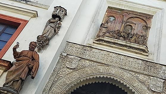 Descubrir la Catedral francesa de Sevilla o el Santa Cruz inventado, rutas turísticas para vivir la ciudad este puente