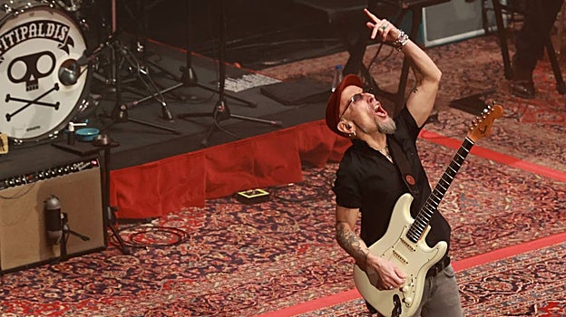 Concierto en Sevilla: Fito &amp; Fitipaldis, gigantes del rock