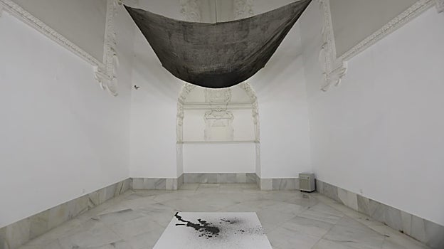 'Señal Predictiva', otra de las piezas de la exposición de Gala Porras Kim situada en la antigua sacristía de la Cartuja