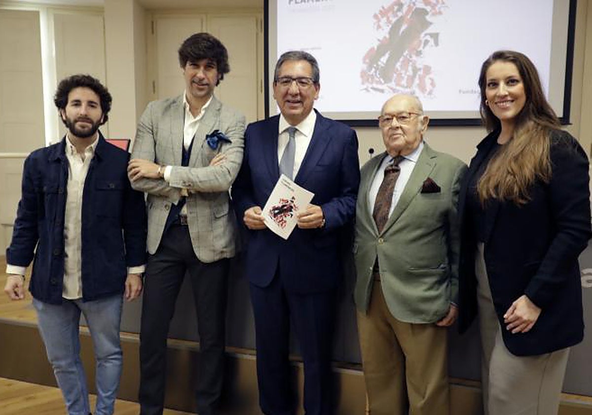 Chico Pérez, Manuel Lombo, Antonio Pulido, Toni Benítez y Argentina, durante la presentación de los Jueves Flamencos