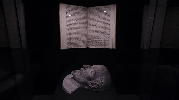 Copia notarial del testamento de Miguel Mañara (1761) y reproducción del siglo XIX de su máscara mortuoria