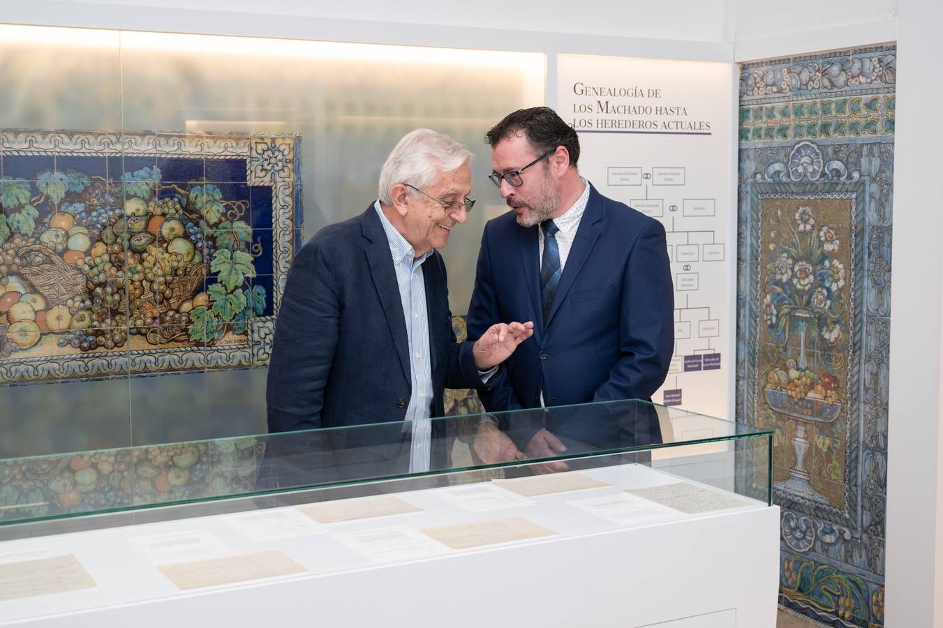 Piezas de las nuevas exposiciones del Centro Fundación Unicaja de Sevilla