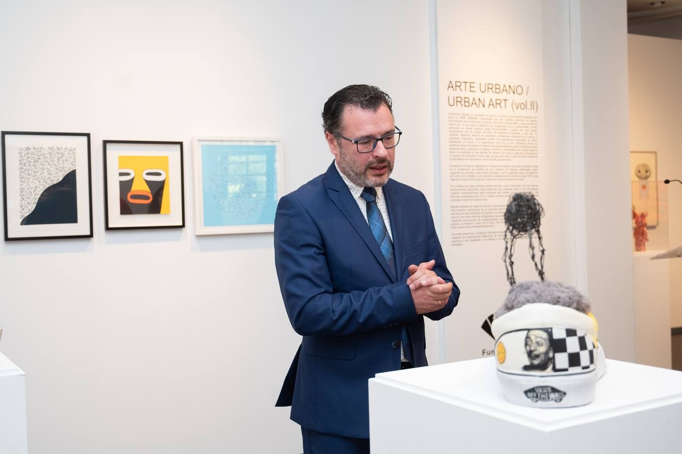 Piezas de las nuevas exposiciones del Centro Fundación Unicaja de Sevilla