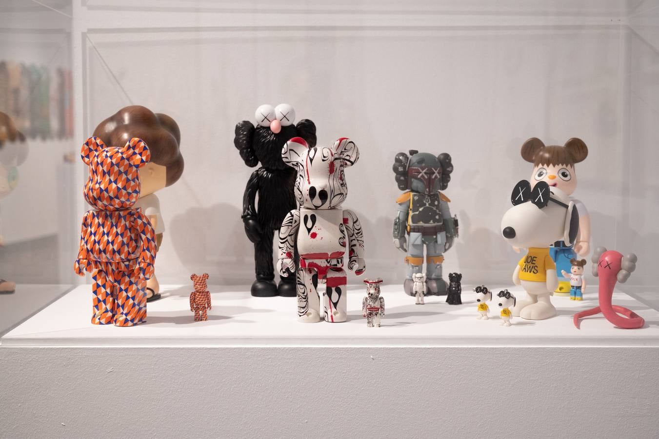 Piezas de las nuevas exposiciones del Centro Fundación Unicaja de Sevilla