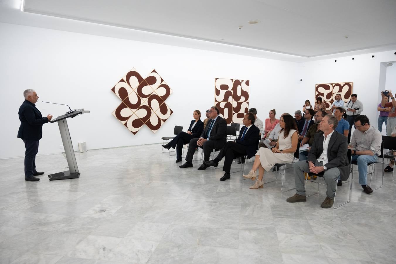 La muestra 'Manuel Barbadillo. Arte combinatoria' presentada en el Centro Andaluz de Arte Contemporáneo