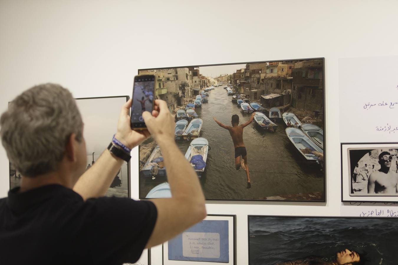 La inauguración de la exposición World Press Photo 2023 en la Fundación Cajasol de Sevilla