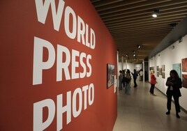 La inauguración de la exposición World Press Photo 2023 en Sevilla, en imágenes