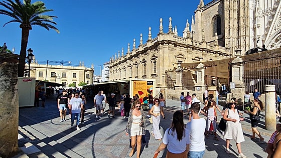La Feria de la Artesanía Hecho en Sevilla trae al Centro las propuestas de 34 creadores locales