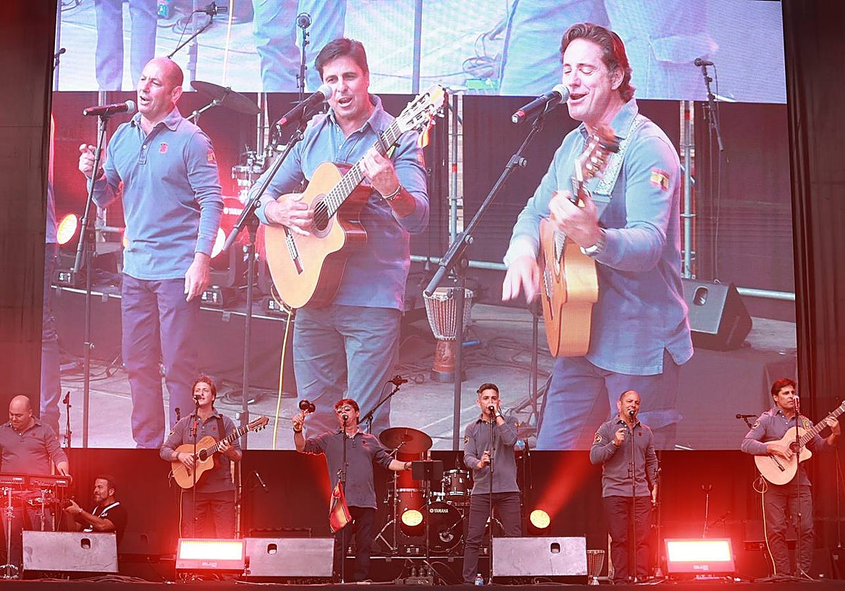 Aspecto muy ambientado de la Maestranza durante el festival de música Ktholic