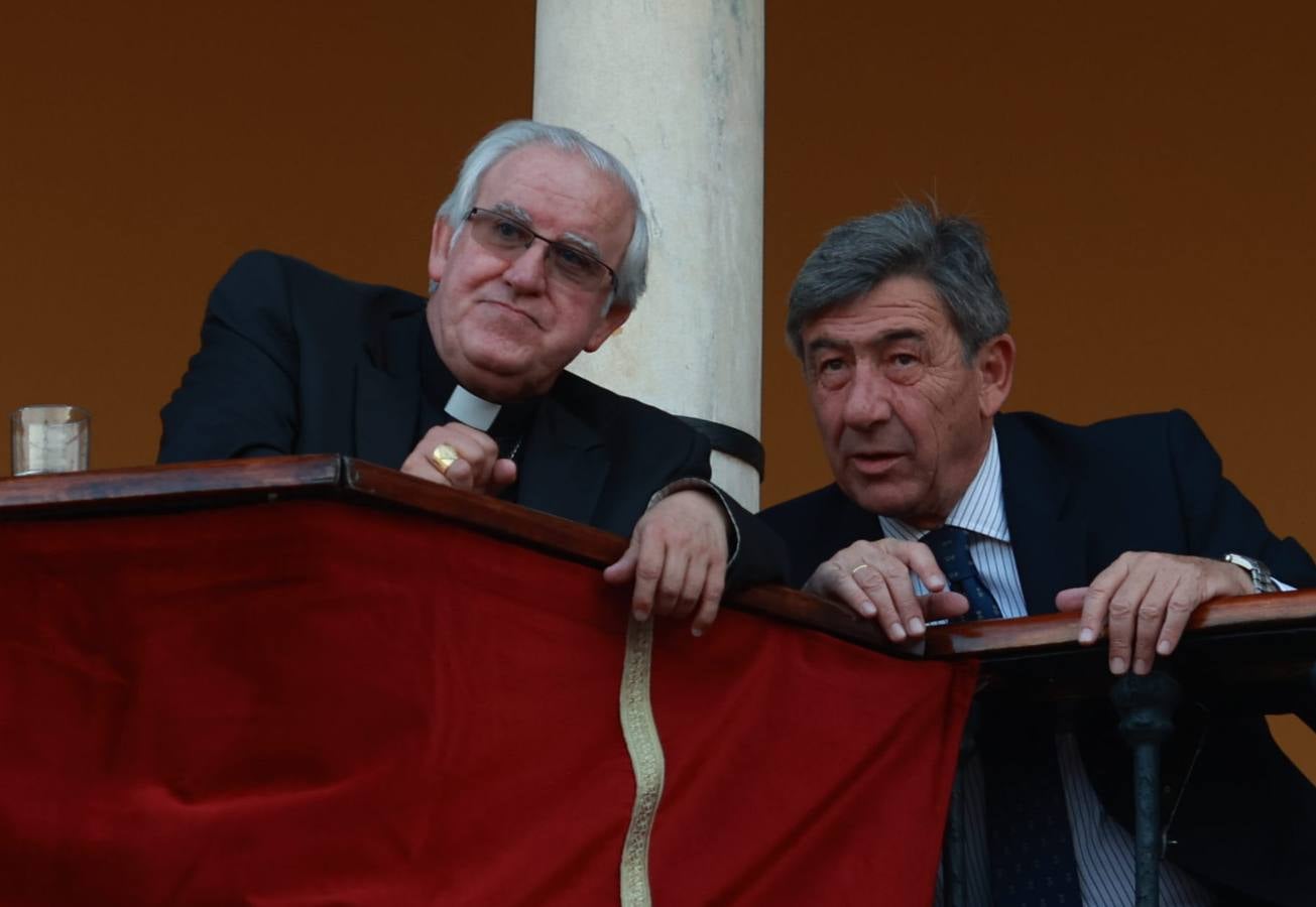 Aspecto muy ambientado de la Maestranza durante el festival de música Ktholic